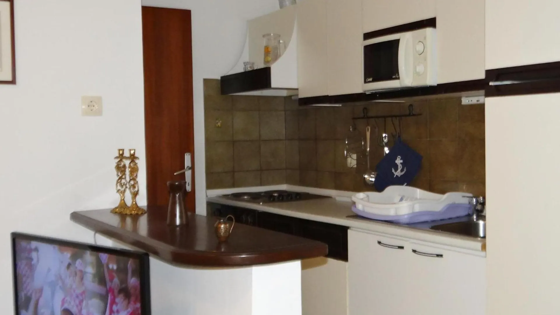 Scenic And Refined Krk Apartment With Terrace Krk Town